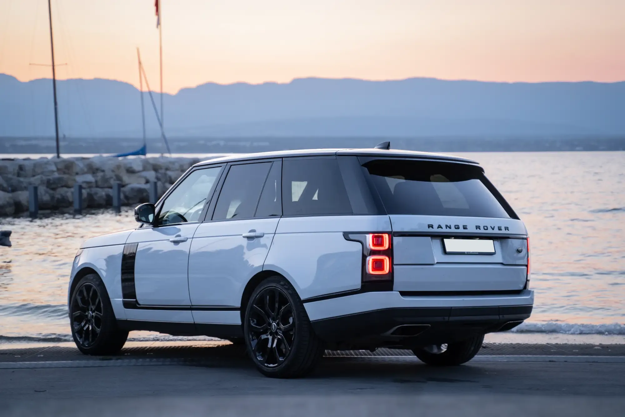 Range Rover Vogue White (1)